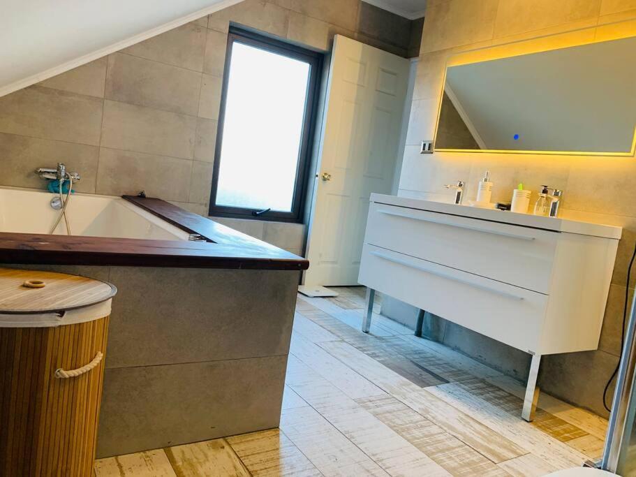 Villa Acogedora Casa Con Tinaja Y Jacuzzi Y Rent A Car Puerto Varas Exterior foto
